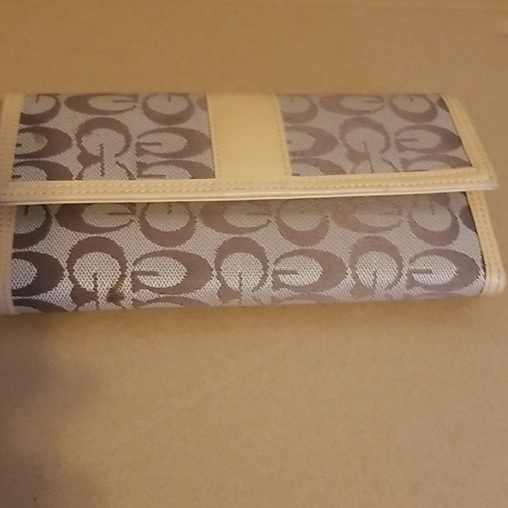Beige and Brown Monogram G Wallet